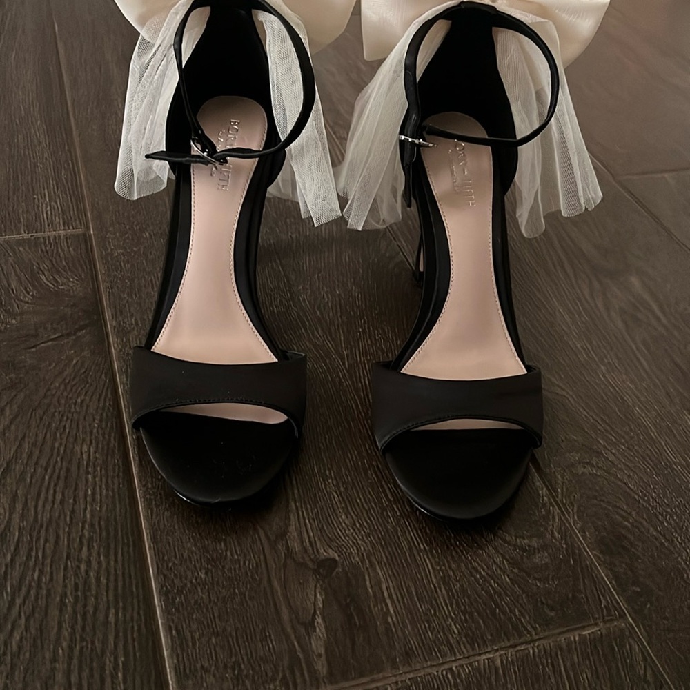 Elegant Black Women's Heels with Tulle Accents